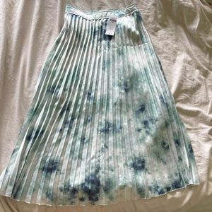 Abercrombie & Fitch pleated skirt